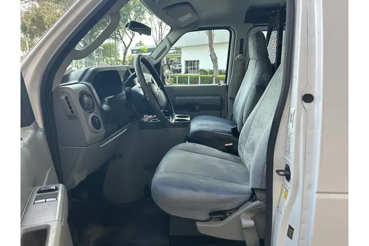 $14099 : Ford E-Series 2014 E-150 3dr image 5