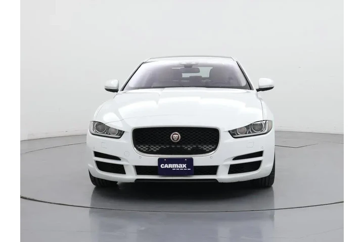 $17998 : Jaguar XE 2018 AWD 35t Premi image 5