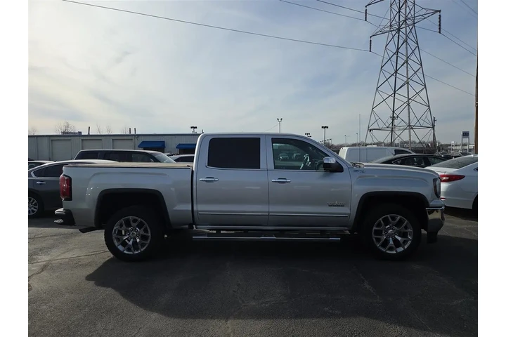 $31995 : 2018 GMC Sierra 1500 SLT Crew image 6