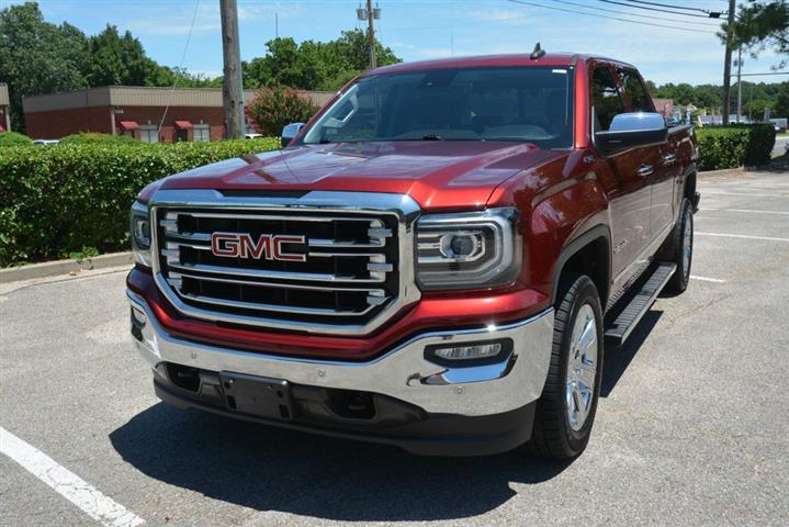 2017 GMC Sierra 1500 SLT image 2