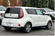 $10977 : Kia Soul EV 2017 + 4dr Cross thumbnail