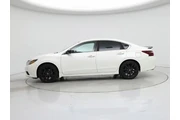 $12998 : Nissan Altima 2017 2.5 SR 4d thumbnail