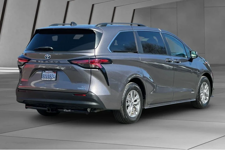 $36900 : Toyota Sienna 2021 AWD LE 8- image 4