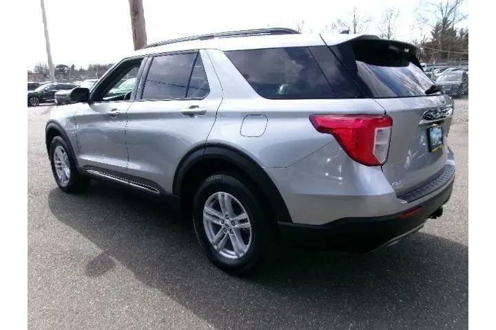 $36796 : Ford Explorer 2024 AWD XLT 4 image 8