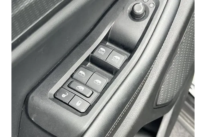 $30998 : Jeep Grand Cherokee L 2024 4 image 6