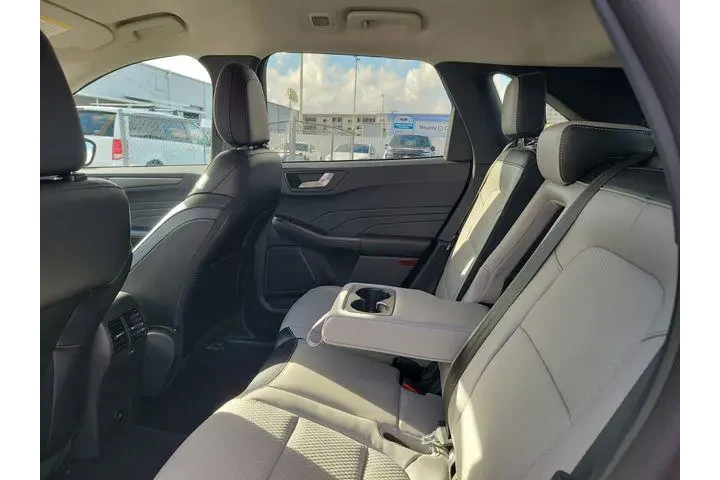 $24590 : Ford Escape Plug-In Hybrid 2 image 6