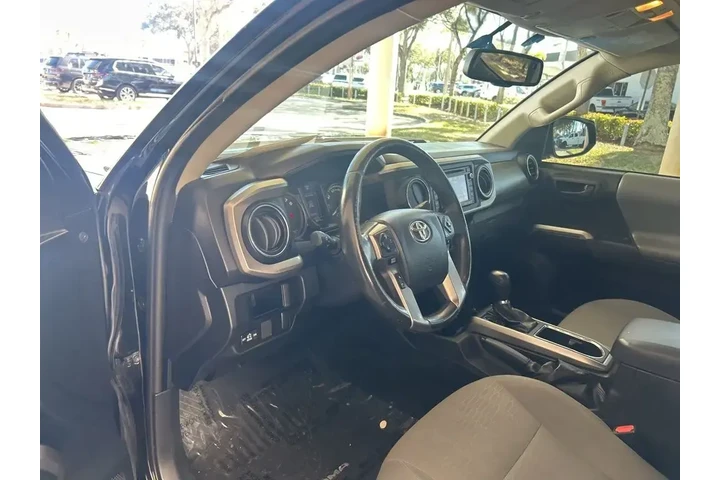 $22487 : Toyota Tacoma 2017 4x2 TRD O image 6