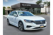 Volkswagen Passat 2022 SE 4d en Los Angeles