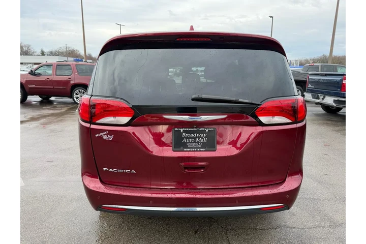 $11450 : 2018 Pacifica Touring L Plus image 3