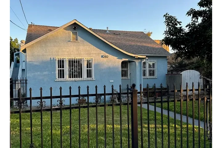 $2950 : ASTONISHING HOUSEHOLD FOR RENT image 2