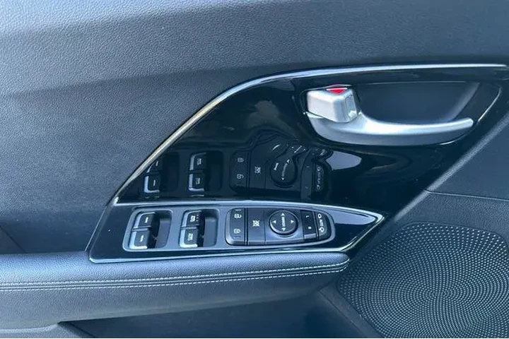 $13393 : Kia Niro EV 2019 EX 4dr Cros image 8