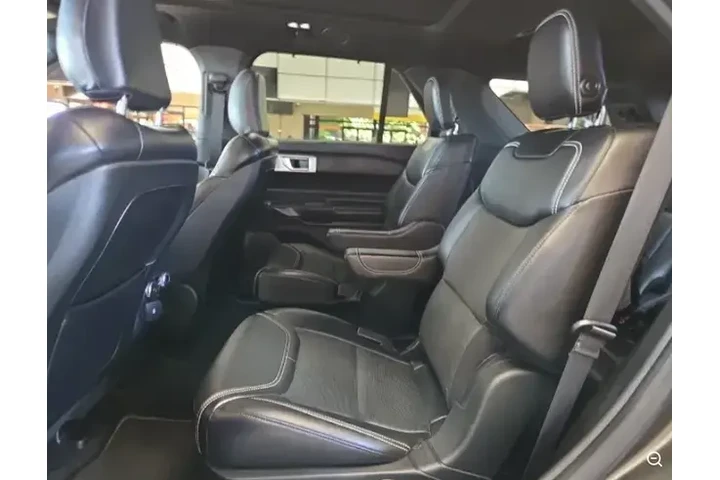 $31880 : Ford Explorer 2020 AWD ST 4d image 10