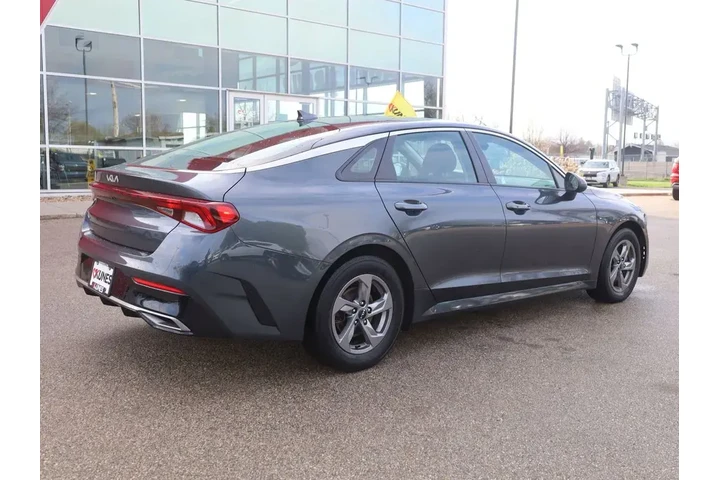 $15877 : Kia K5 2022 LXS 4dr Sedan image 9