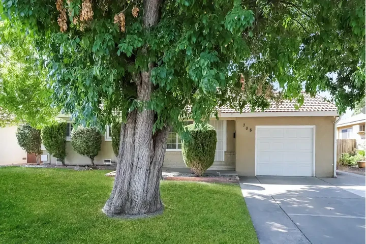 $1800 : Charming 708 Norwich Ct House image 8