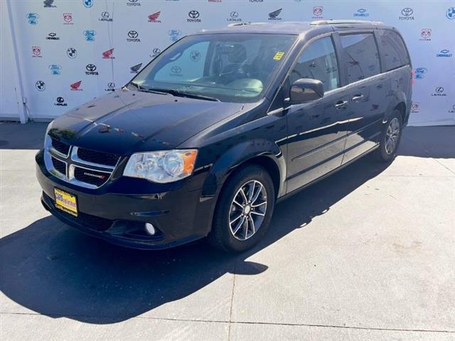 $13995 : Used 2017 Grand Caravan SXT W image 7