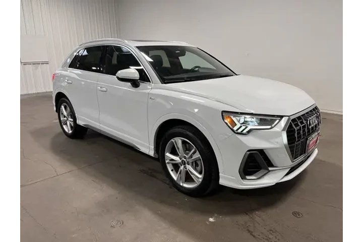 $28749 : Audi Q3 2022 AWD quattro S l image 1