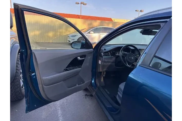 $15275 : Kia Niro 2020 LXS 4dr Crosso image 7