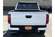 $30900 : Toyota Tacoma 2024 4x2 SR5 4 thumbnail
