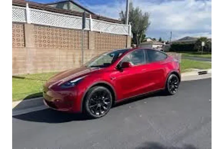 $34902 : Tesla Model Y 2024 AWD Long image 1