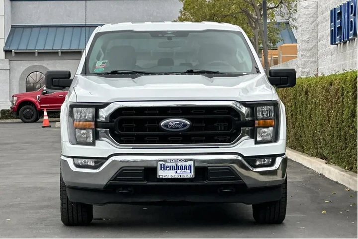 $35940 : Ford F-150 2023 4x4 XLT 4dr image 9