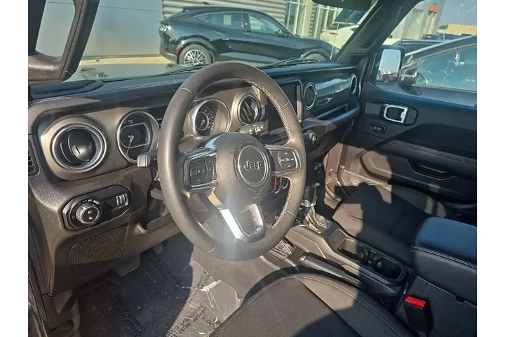 $28927 : Jeep Gladiator 2023 4x4 Over image 6