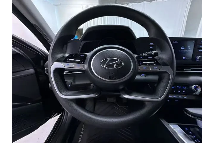 $18995 : Hyundai ELANTRA 2023 SEL 4dr image 7