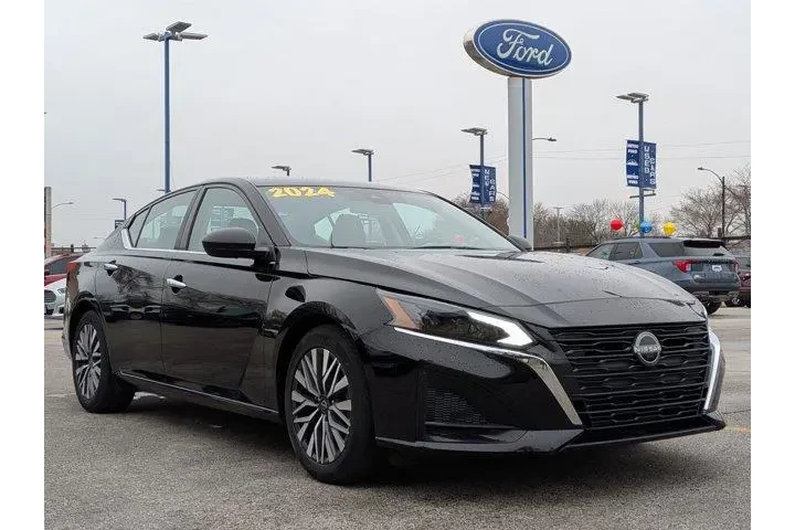 $17998 : Nissan Altima 2024 2.5 SV 4d image 2