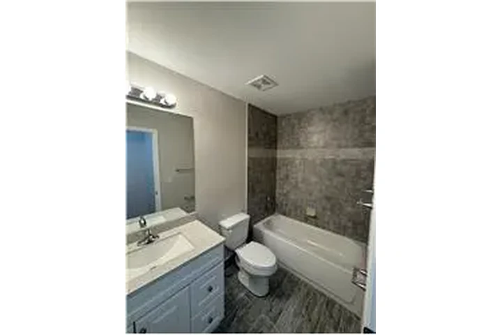 $1900 : Rental property with 2 bedro image 4