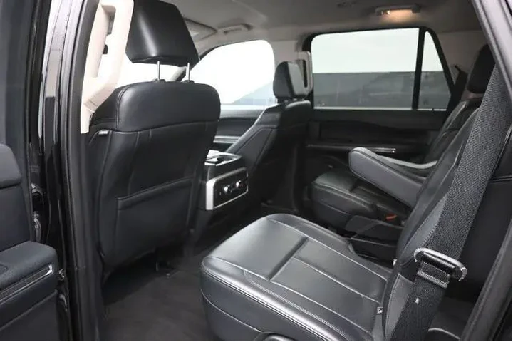$38618 : Ford Expedition 2024 4x2 XLT image 2