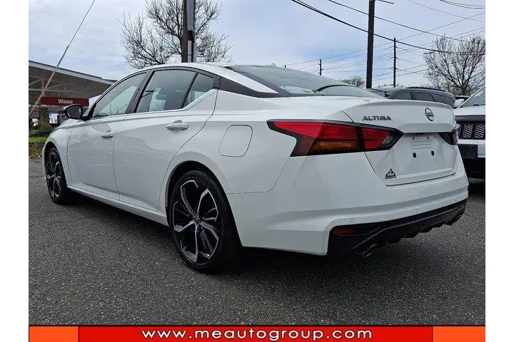 $21787 : Nissan Altima 2024 2.5 SR 4d image 3