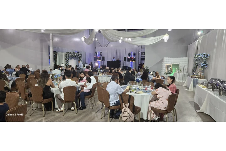 salon de fiestas en Gardena C image 8