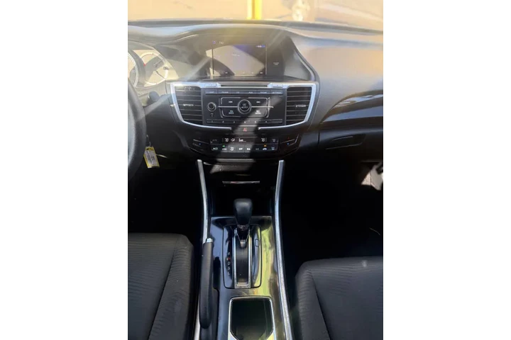 2017 Accord LX image 7