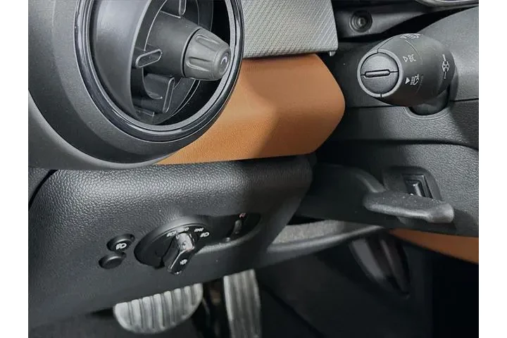 $33000 : MINI Convertible 2023 John C image 10