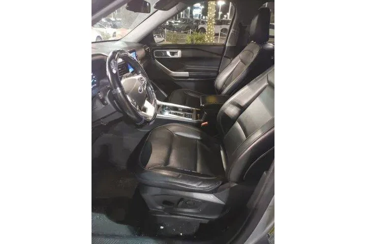 $18356 : Ford Explorer 2020 XLT 4dr S image 3