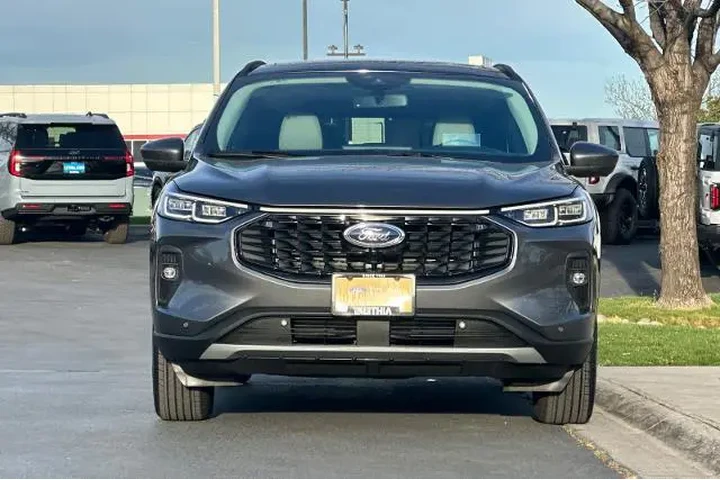 $28995 : Ford Escape Plug-In Hybrid 2 image 10