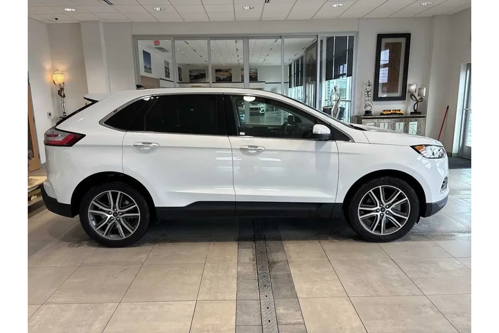 $22187 : Ford Edge 2022 AWD Titanium image 2