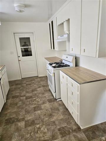 $1100 : Fontana 2 Bed - 1 Bathroom image 8