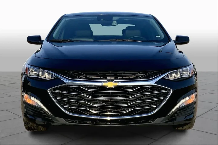 $21677 : Chevrolet Malibu 2024 LT 4dr image 4