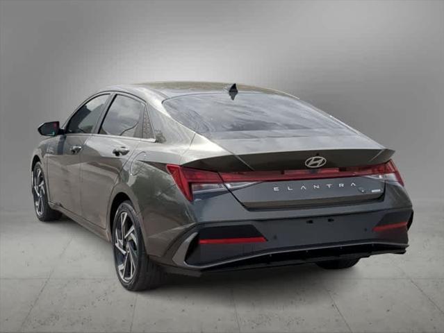 $29660 : New 2024 Hyundai ELANTRA HYBR image 4