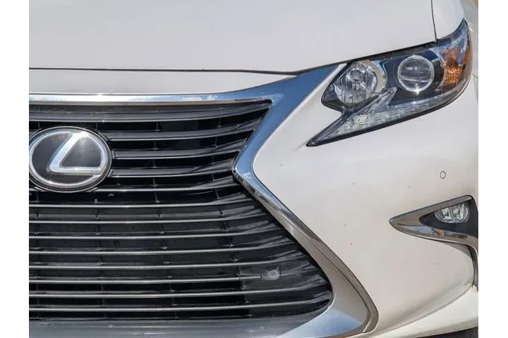 $18444 : Lexus ES 350 2016 4dr Sedan image 9