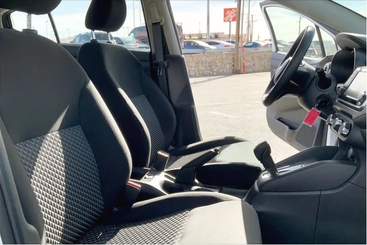 $14259 : Nissan Versa 2022 S 4dr Seda image 7