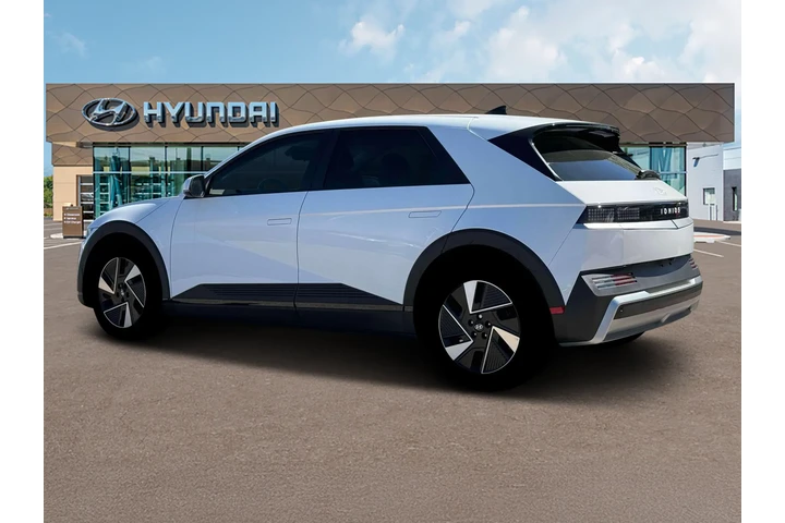$32990 : Hyundai IONIQ 5 2025 SE 4dr image 5