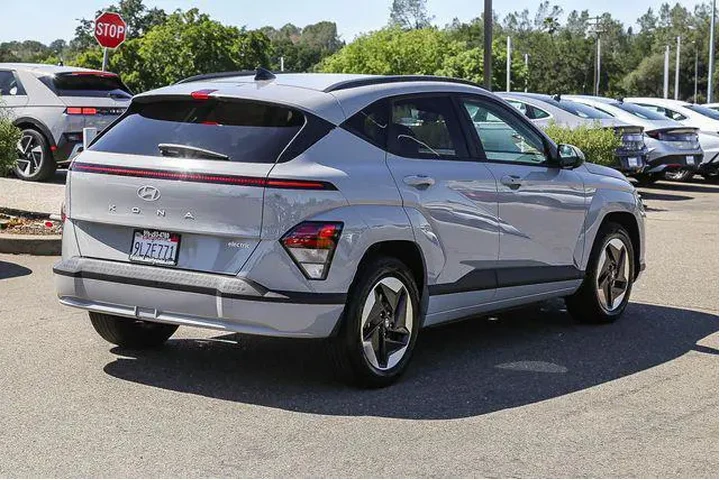 $38665 : Hyundai KONA Electric 2024 S image 5