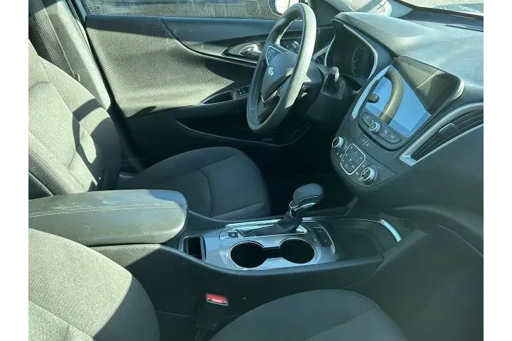 $16547 : Chevrolet Malibu 2024 LT 4dr image 9