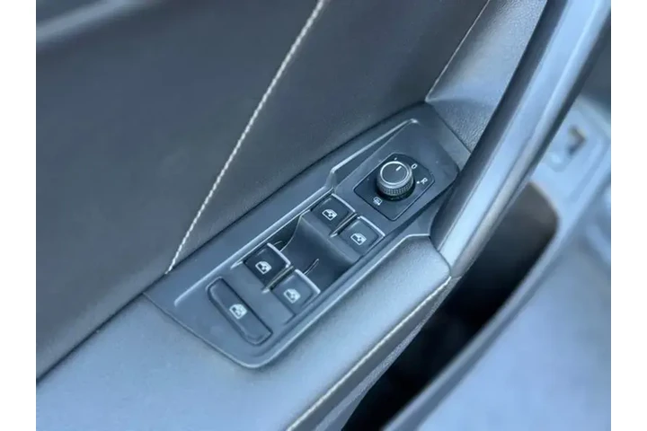 $22500 : Volkswagen Tiguan 2024 SE 4d image 9