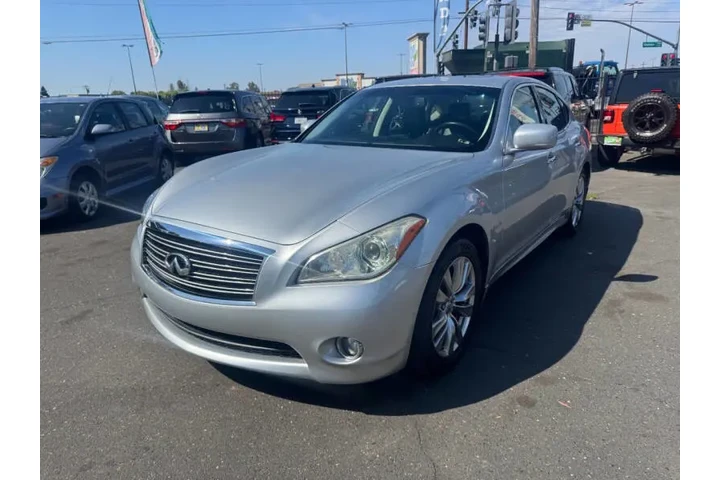 $10998 : 2012 M35h image 5