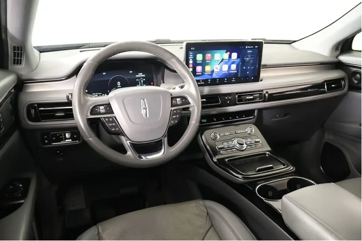 $23749 : Lincoln Nautilus 2021 Reserv image 2