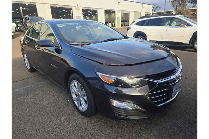 $15995 : Chevrolet Malibu 2023 LT 4dr image 2
