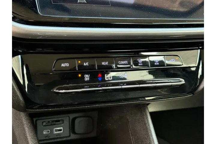 $19489 : Chevrolet Bolt EUV 2023 LT 4 image 10