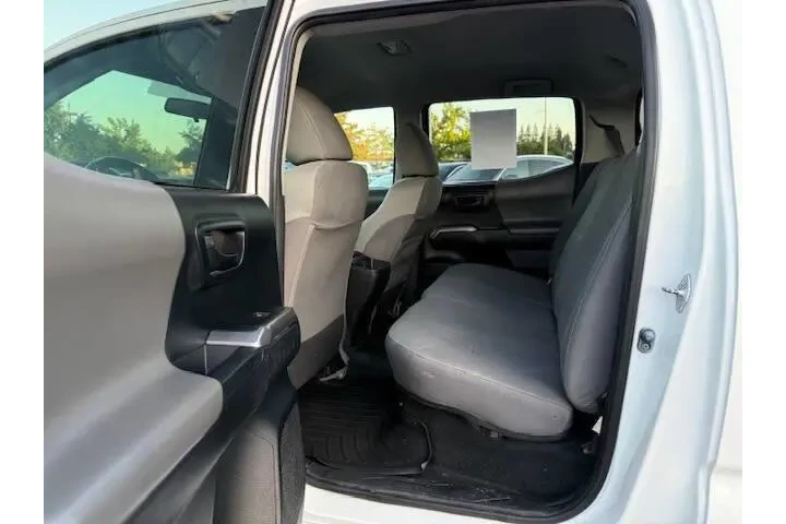 $28890 : Toyota Tacoma 2016 4x4 SR5 V image 10